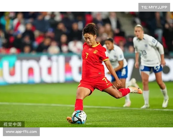 足球主题纪录片《绿茵之光》上映，聚焦女足发展历程